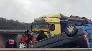 Karasu yolunda takla attı