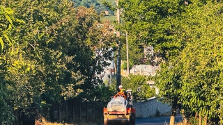 Karasu’da bir mahallenin ulaşım hattı daha yenilendi