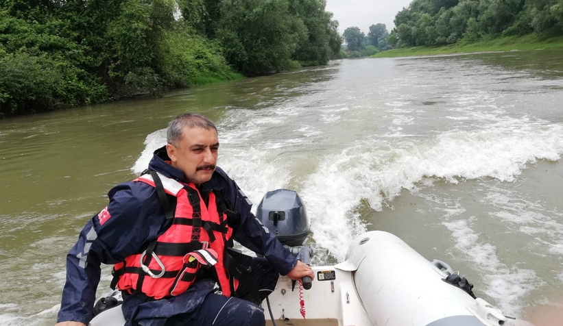 Karasulu genç nehirde kayboldu