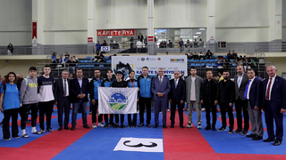 Karate şampiyonasına Büyükşehirli sporcular damga vurdu