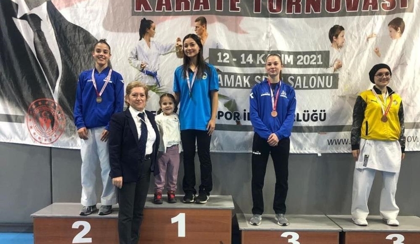 Karate turnuvasına Sakaryalı sporcular damga vurdu