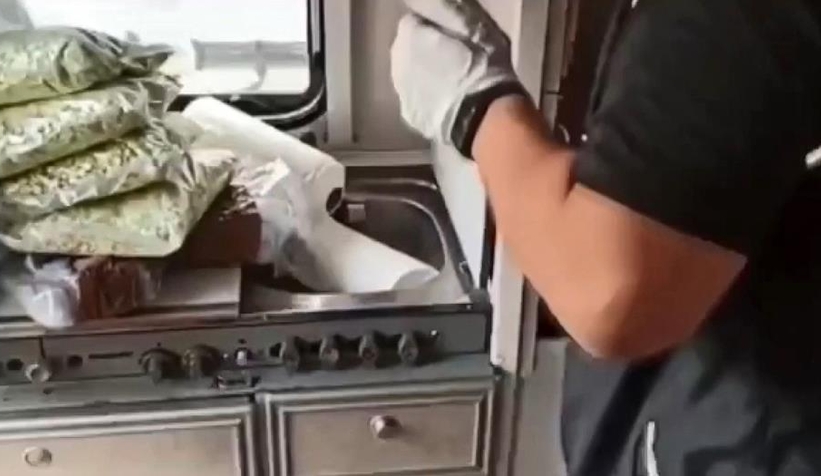 Karavan uyuşturucu deposu çıktı