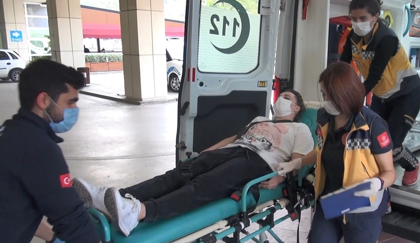 Karı koca yarım saat arayla bıçaklandı