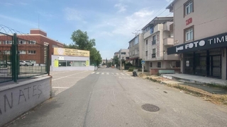 Karne günü şakalaşırken arkadaşını vurdu