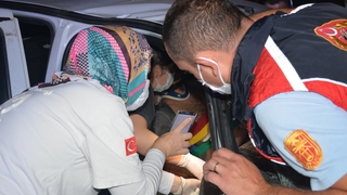 Karşı yöne geçen otomobil dehşet saçtı: 6 yaralı