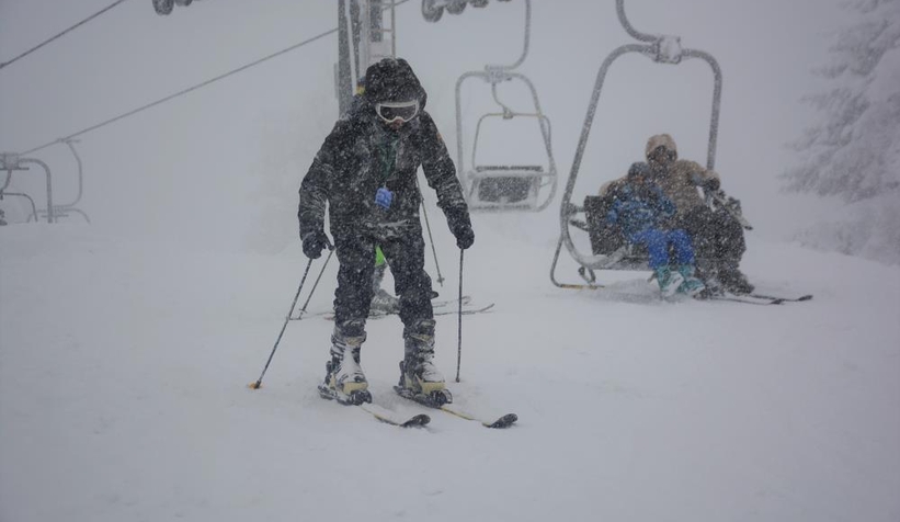 Kartepe'de kar kalınlığı 3 metreye yaklaştı