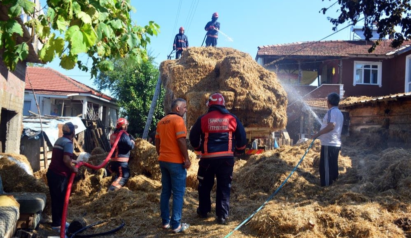 Kasadaki samanlar alev aldı