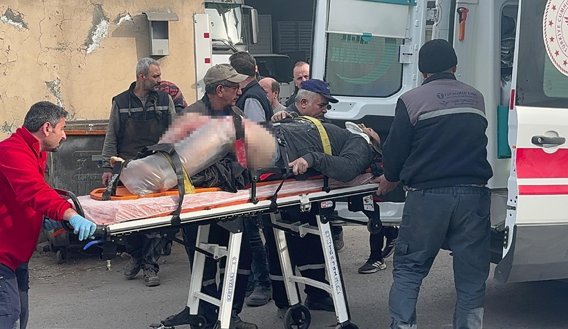 Kasanın altında kalan işçi ağır yaralandı