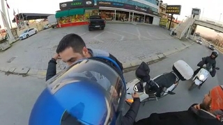 Kavga edecekken bir anda böyle sarıldılar