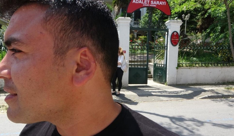 Kavgada kopan kulağı martı alıp götürdü