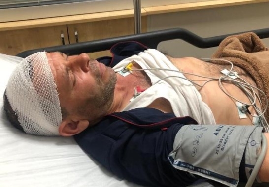 Kavgayı ayırmak isteyen köy muhtarı yaralandı