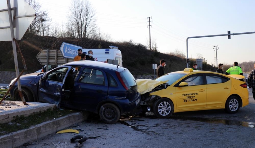 Kayarca yolu savaş alanına döndü; 1’i ağır 4 yaralı