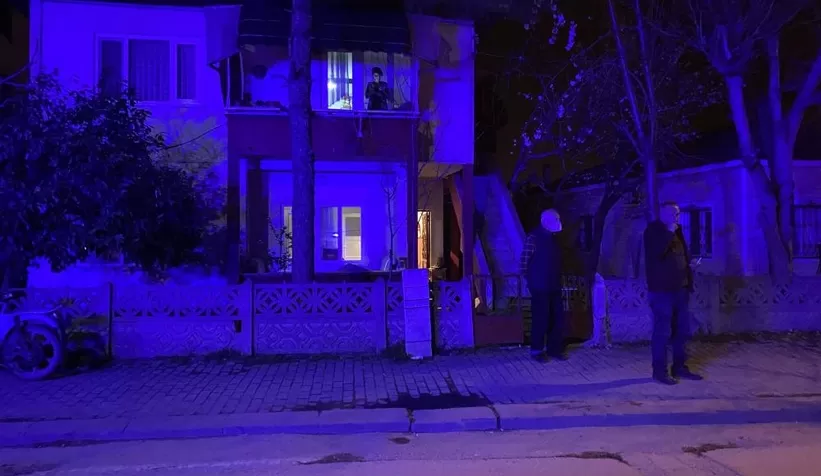 Kayınçosuyla tartıştı az kalsın evi yakıyordu