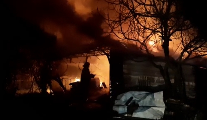 Kaynarca'da baraka yangını