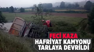 Kaynarca yolunda hafriyat kamyonu devrildi