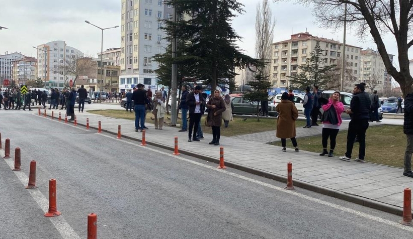 Kayseri 4.7 büyüklüğündeki depremle sallandı