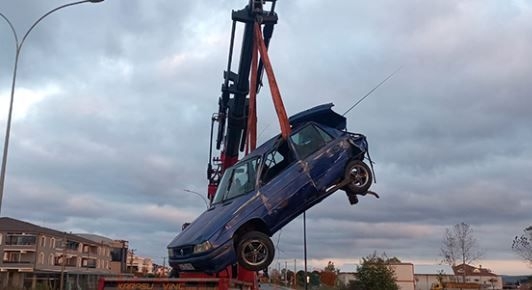 Kaza yapan otomobil şarampole uçtu: 1 yaralı