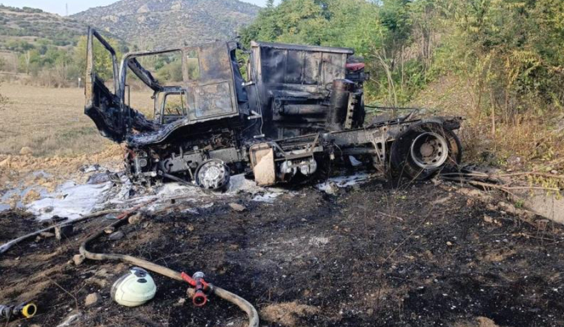 Kaza yapan tır yanarak kül oldu