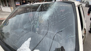 Kazada başını ön cama çarpan sürücü yaralandı