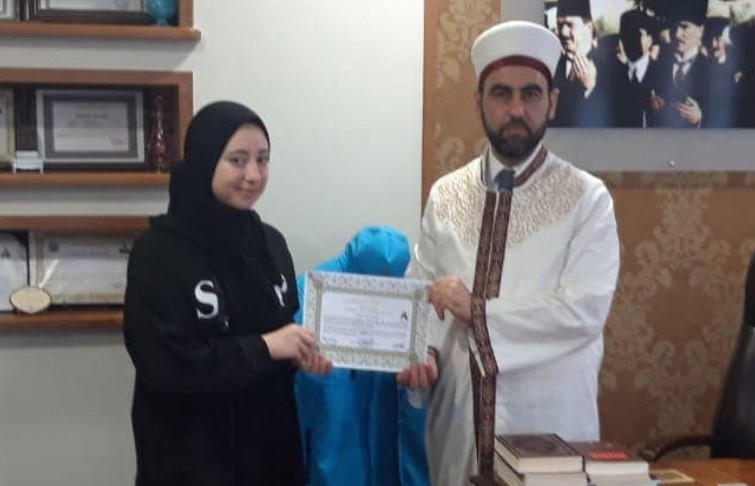 Kazak Taissiya Müslüman olup Tuğçe ismini aldı