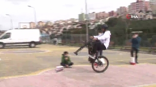 Kenan Sofuoğlundan bisikletle tek teker şovu