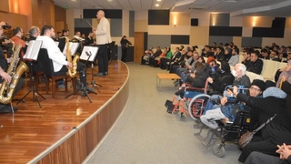 Kent Orkestrası özel kişiler için çaldı