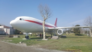 Kent Park'taki uçak boyandı