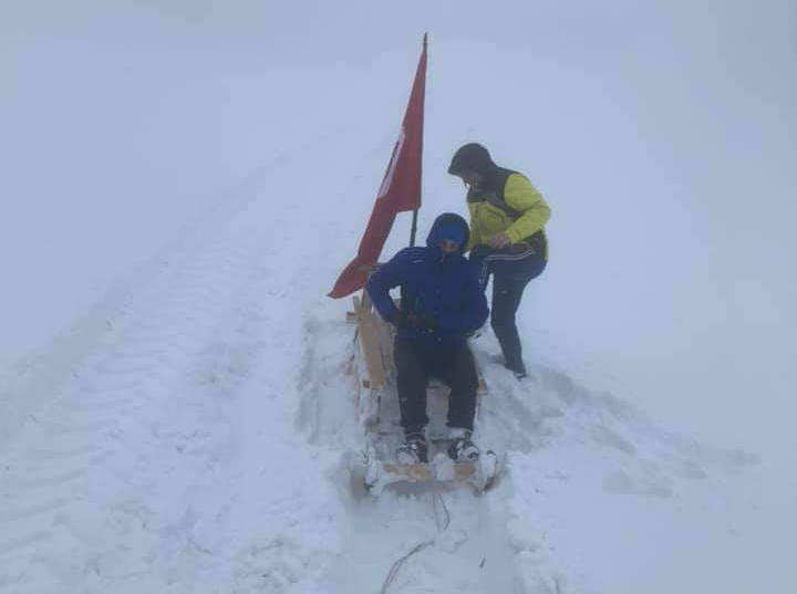 Keremali'de kızakla kayıp karda eğlendiler