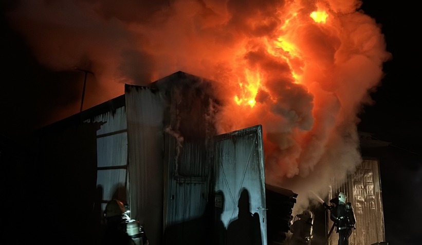 Kereste fabrikasındaki yangın