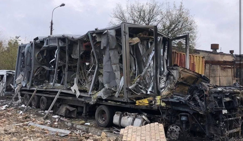 Kiev'de füze saldırısında ölen Sakaryalı şoförün tırı bu hale gelmiş