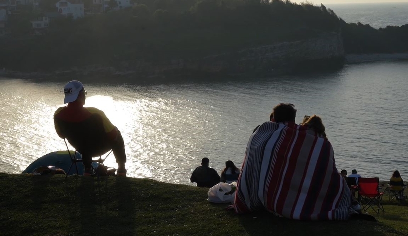 Kilometrelerce uzaktan gün batımı izlemeye geliyorlar