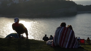 Kilometrelerce uzaktan gün batımı izlemeye geliyorlar