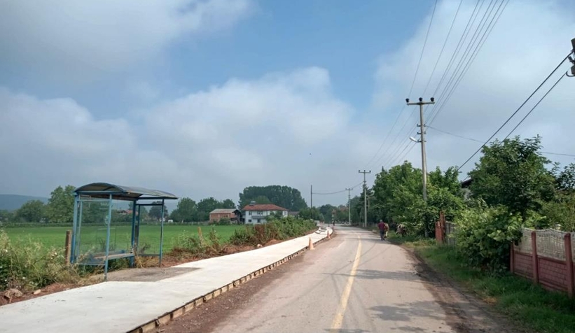 Kırsal mahallelerde yaya yolu çalışmaları devam ediyor