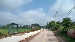 Kırsal mahallelerde yaya yolu çalışmaları devam ediyor