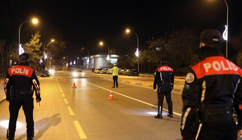 Kısıtlamaya uymayan 189 kişiye 276 bin TL para cezası