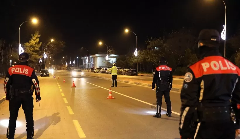 Kısıtlamaya uymayan 189 kişiye 276 bin TL para cezası