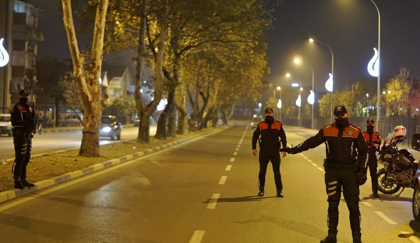 Kısıtlamaya uymayan 196 kişiye 228 bin TL para cezası