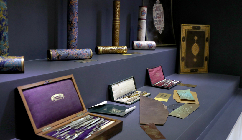 Kitaplar usta ellerde zarif birer elbise giyiyor