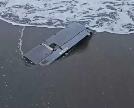 Kocaali sahilinde dron parçası bulundu