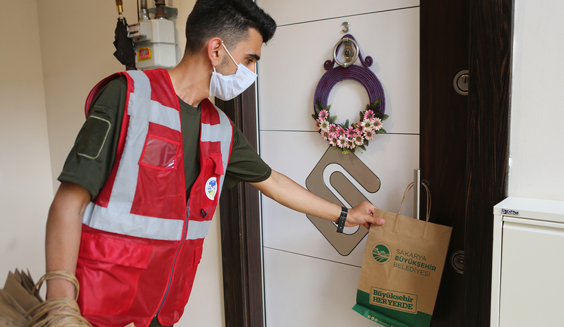 Kocaali’de 5 mahalleye 20 bin maske