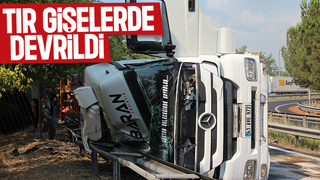 Kocaeli’den geliyordu! Akyazı gişelerinde devrildi