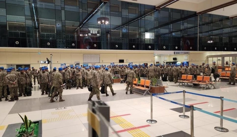 Komandolar deprem bölgesine uçak ile sevk edildi