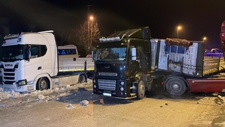 Komşuda 25 araç birbirine girdi