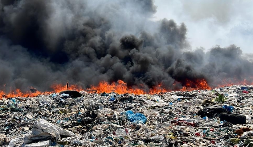 Komşuda çöplük yandı