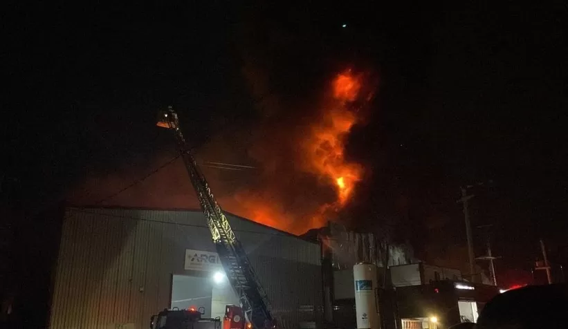 Komşuda fabrika yangını