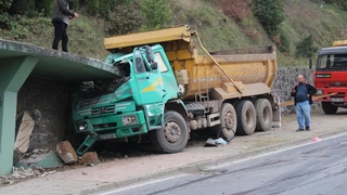 Komşuda feci kaza: 1 ölü