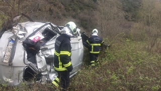 Komşuda feci kaza: 2 ölü, 1 yaralı