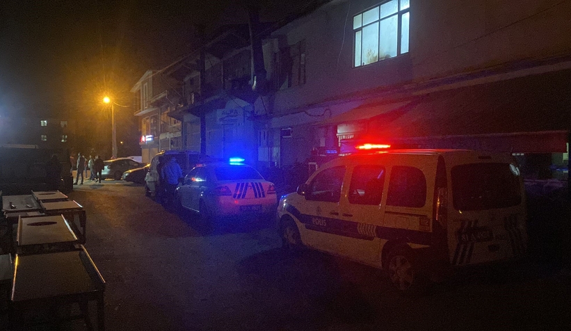 Komşuda iki kişi silahla vurularak yaralandı