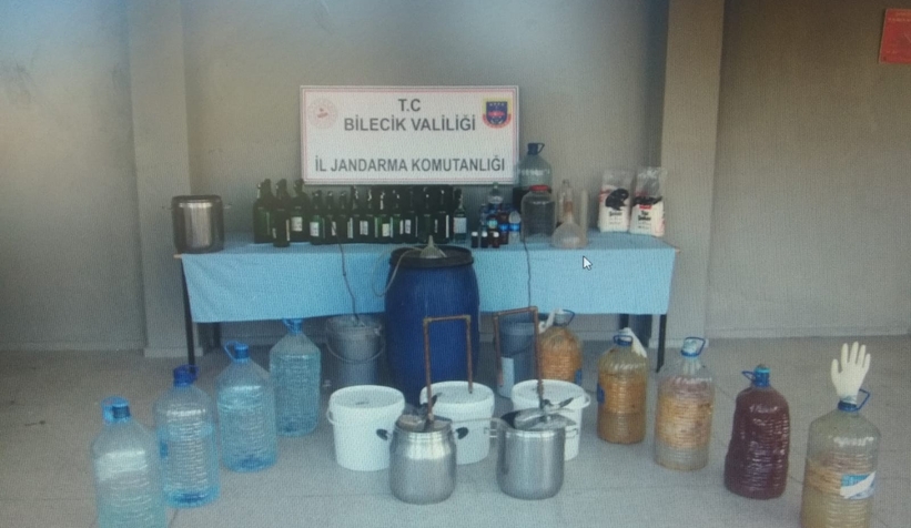 Komşuda  kaçak içki operasyonu