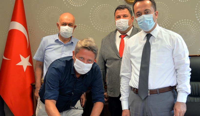 Komşuda kuruluyor, 150 kişiye ekmek kapısı olacak